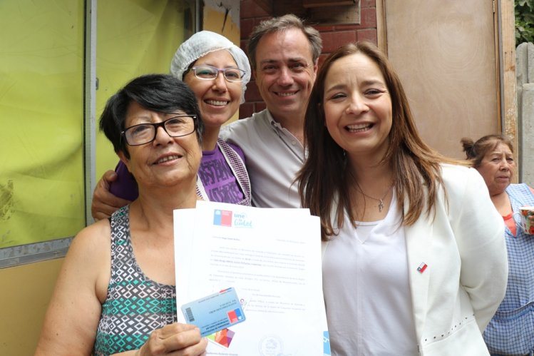 GOBIERNO ENTREGA LOS PRIMEROS RECURSOS PARA RECONSTRUCCIÓN DE VIVIENDAS DAÑADAS GOBIERNO ENTREGA LOS PRIMEROS RECURSOS PARA RECONSTRUCCIÓN DE VIVIENDAS DAÑADAS