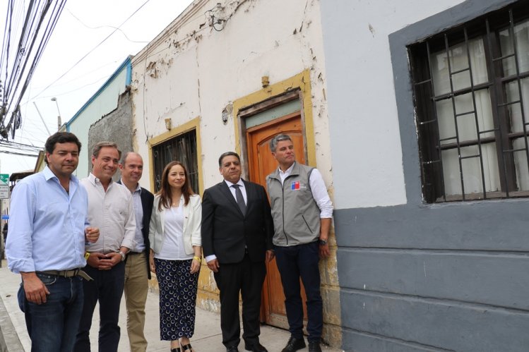 GOBIERNO ENTREGA LOS PRIMEROS RECURSOS PARA RECONSTRUCCIÓN DE VIVIENDAS DAÑADAS GOBIERNO ENTREGA LOS PRIMEROS RECURSOS PARA RECONSTRUCCIÓN DE VIVIENDAS DAÑADAS