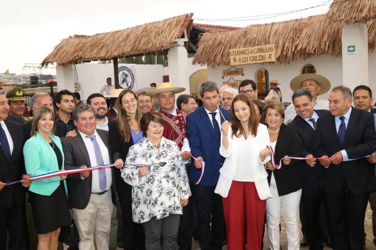 INVITAN A RECUPERAR LAS TRADICIONES DE LA ZONA DURANTE LA INAUGURACIÓN DE LA EXPO REGIÓN DE COQUIMBO INVITAN A RECUPERAR LAS TRADICIONES DE LA ZONA DURANTE LA INAUGURACIÓN DE LA EXPO REGIÓN DE COQUIMBO