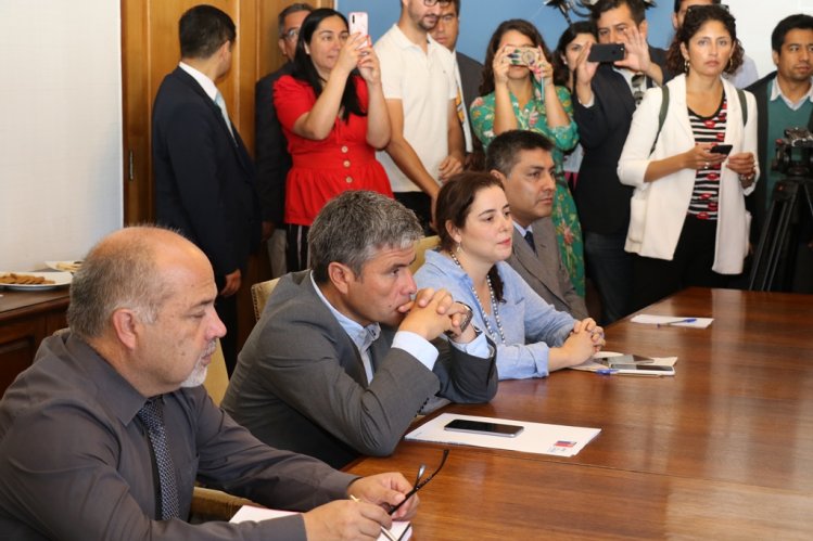 GOBIERNO PROMOVERÁ NUEVAS MEDIDAS DE APOYO A LOS MENORES TRAS RETOMAR TRABAJO EN LA MESA REGIONAL POR LA INFANCIA GOBIERNO PROMOVERÁ NUEVAS MEDIDAS DE APOYO A LOS MENORES TRAS RETOMAR TRABAJO EN LA MESA REGIONAL POR LA INFANCIA