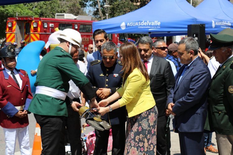 AGUAS DEL VALLE Y BOMBEROS FIRMARON ACUERDO PARA RECAUDAR FONDOS A TRAVÉS DE LA BOLETA