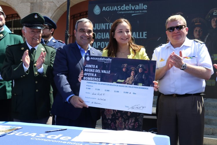 AGUAS DEL VALLE Y BOMBEROS FIRMARON ACUERDO PARA RECAUDAR FONDOS A TRAVÉS DE LA BOLETA