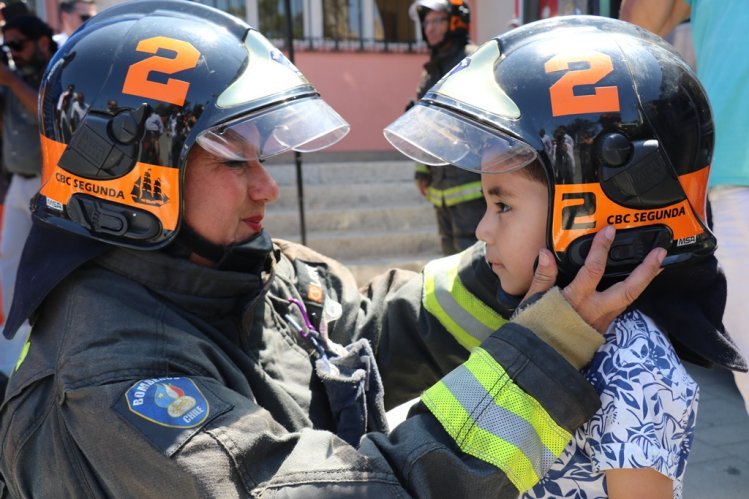 AGUAS DEL VALLE Y BOMBEROS FIRMARON ACUERDO PARA RECAUDAR FONDOS A TRAVÉS DE LA BOLETA