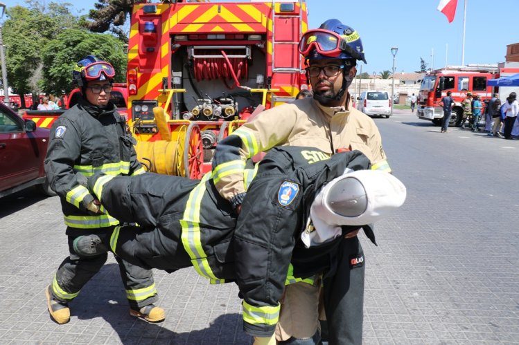 AGUAS DEL VALLE Y BOMBEROS FIRMARON ACUERDO PARA RECAUDAR FONDOS A TRAVÉS DE LA BOLETA