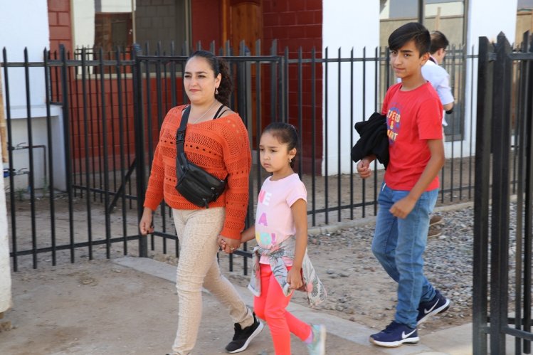 FAMILIAS QUE VIVÍAN EN CAMPAMENTOS DE COQUIMBO CUMPLEN SUEÑO DE LA CASA PROPIA