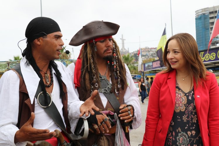“LOS PIRATAS DE COQUIMBO” MUESTRAN LOS AVANCES OBTENIDOS POR SU EMPRENDIMIENTO TURÍSTICO CON EL APOYO DEL GOBIERNO “LOS PIRATAS DE COQUIMBO” MUESTRAN LOS AVANCES OBTENIDOS POR SU EMPRENDIMIENTO TURÍSTICO CON EL APOYO DEL GOBIERNO