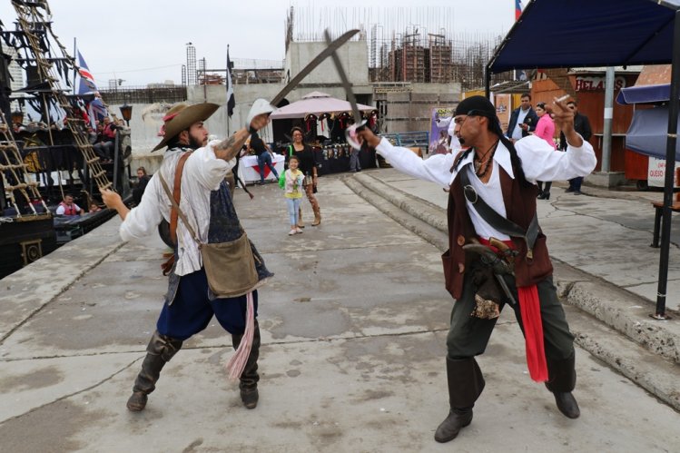 “LOS PIRATAS DE COQUIMBO” MUESTRAN LOS AVANCES OBTENIDOS POR SU EMPRENDIMIENTO TURÍSTICO CON EL APOYO DEL GOBIERNO “LOS PIRATAS DE COQUIMBO” MUESTRAN LOS AVANCES OBTENIDOS POR SU EMPRENDIMIENTO TURÍSTICO CON EL APOYO DEL GOBIERNO