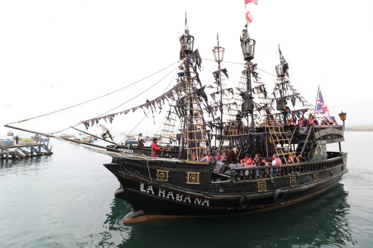 “LOS PIRATAS DE COQUIMBO” MUESTRAN LOS AVANCES OBTENIDOS POR SU EMPRENDIMIENTO TURÍSTICO CON EL APOYO DEL GOBIERNO “LOS PIRATAS DE COQUIMBO” MUESTRAN LOS AVANCES OBTENIDOS POR SU EMPRENDIMIENTO TURÍSTICO CON EL APOYO DEL GOBIERNO