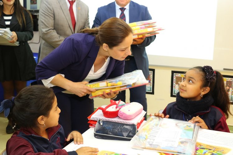 MÁS DE CIEN MIL ESTUDIANTES RECIBIRÁN COMPLETO KIT DE ÚTILES ESCOLARES MÁS DE CIEN MIL ESTUDIANTES RECIBIRÁN COMPLETO KIT DE ÚTILES ESCOLARES