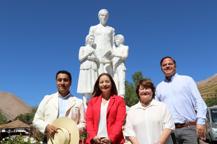 GOBIERNO REALZA FIGURA DE GABRIELA MISTRAL A 130 AÑOS DE SU NACIMIENTO