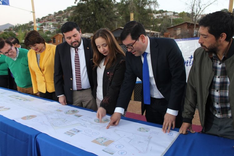 INTENDENTA LUCÍA PINTO ENCABEZA INICIO DE OBRAS DEL GRAN PARQUE URBANO DE CHAÑARAL ALTO EN MONTE PATRIA INTENDENTA LUCÍA PINTO ENCABEZA INICIO DE OBRAS DEL GRAN PARQUE URBANO DE CHAÑARAL ALTO EN MONTE PATRIA