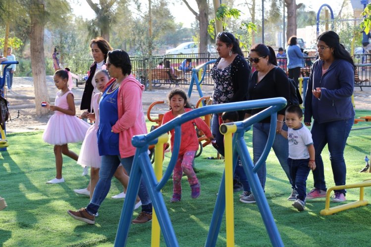 INAUGURAN NUEVA IMAGEN DE LA PLAZA CENTRAL EN CERRILLOS DE TAMAYA