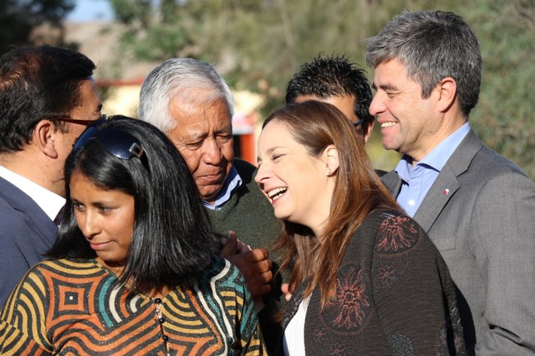 INAUGURAN NUEVA IMAGEN DE LA PLAZA CENTRAL EN CERRILLOS DE TAMAYA