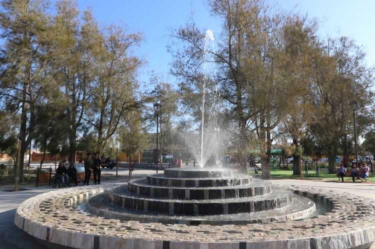 INAUGURAN NUEVA IMAGEN DE LA PLAZA CENTRAL EN CERRILLOS DE TAMAYA