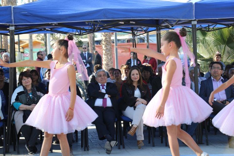 INAUGURAN NUEVA IMAGEN DE LA PLAZA CENTRAL EN CERRILLOS DE TAMAYA