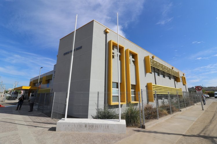 MÁS DE 30 MIL PERSONAS SERÁN ATENDIDAS EN EL NUEVO CESFAM FRAY JORGE DE OVALLE MÁS DE 30 MIL PERSONAS SERÁN ATENDIDAS EN EL NUEVO CESFAM FRAY JORGE DE OVALLE