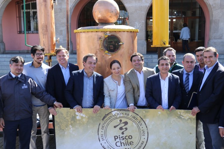 DEFENSA DE LA DENOMINACIÓN DE ORIGEN DEL PISCO SE FORTALECERÁ CON LA CREACIÓN DEL PRIMER CONSEJO REGULADOR DEFENSA DE LA DENOMINACIÓN DE ORIGEN DEL PISCO SE FORTALECERÁ CON LA CREACIÓN DEL PRIMER CONSEJO REGULADOR