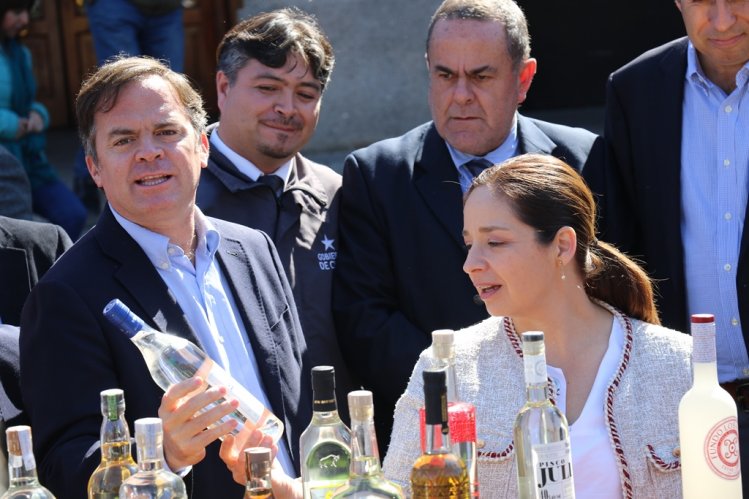 DEFENSA DE LA DENOMINACIÓN DE ORIGEN DEL PISCO SE FORTALECERÁ CON LA CREACIÓN DEL PRIMER CONSEJO REGULADOR DEFENSA DE LA DENOMINACIÓN DE ORIGEN DEL PISCO SE FORTALECERÁ CON LA CREACIÓN DEL PRIMER CONSEJO REGULADOR