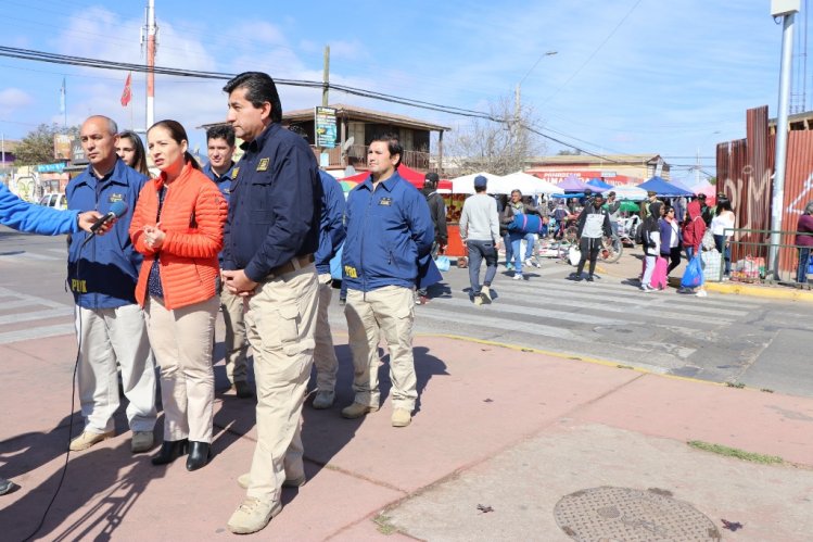 GOBIERNO Y POLICÍA DE INVESTIGACIONES DESARROLLAN OPERATIVO ESPECIAL DE FISCALIZACIÓN DE EXTRANJEROS EN TIERRAS BLANCAS