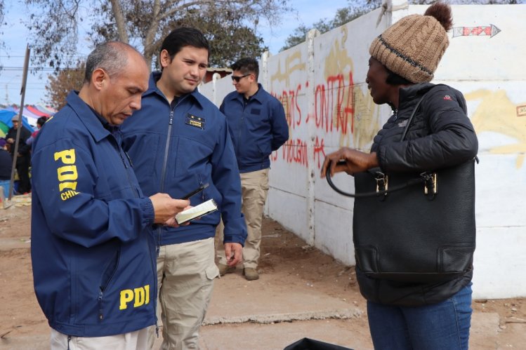 GOBIERNO Y POLICÍA DE INVESTIGACIONES DESARROLLAN OPERATIVO ESPECIAL DE FISCALIZACIÓN DE EXTRANJEROS EN TIERRAS BLANCAS