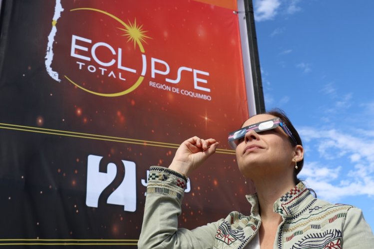 INTENDENTA LUCÍA PINTO INVITA A LA REGIÓN Y AL PAÍS A PRESENCIAR EL ECLIPSE TOTAL DE SOL EN 16 PUNTOS OFICIALES DE OBSERVACIÓN