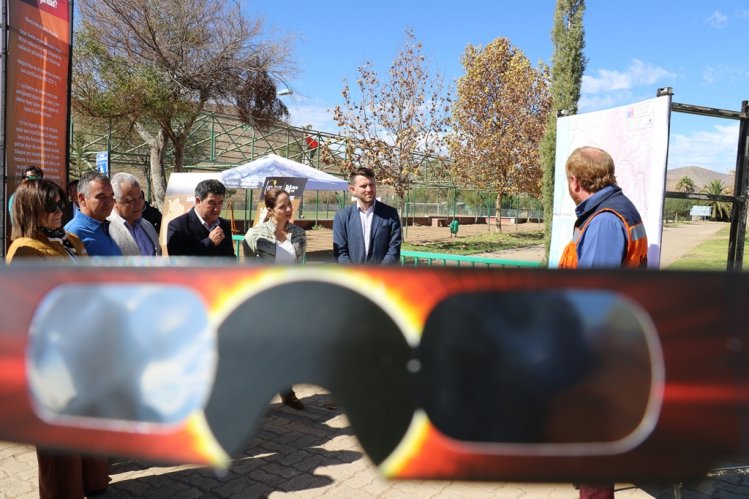 INTENDENTA LUCÍA PINTO INVITA A LA REGIÓN Y AL PAÍS A PRESENCIAR EL ECLIPSE TOTAL DE SOL EN 16 PUNTOS OFICIALES DE OBSERVACIÓN