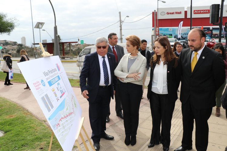 AUTORIDADES INAUGURAN VÍA EXCLUSIVA PARA LOCOMOCIÓN COLECTIVA EN EL CENTRO DE COQUIMBO