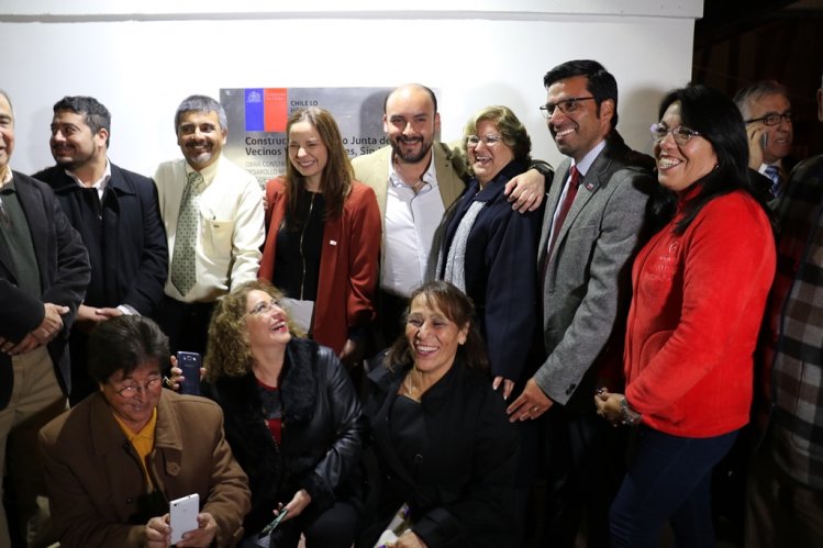 JUNTA DE VECINOS DE COQUIMBO RECIBE RENOVADA SEDE CON ESPACIO TECHADO JUNTA DE VECINOS DE COQUIMBO RECIBE RENOVADA SEDE CON ESPACIO TECHADO