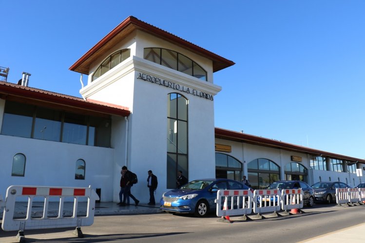 PLAN DE CONTINGENCIA PARA EL ECLIPSE EN AERÓDROMO LA SERENA CONSIDERA MEJORAMIENTO DE ACCESOS Y REFORZAMIENTO OPERACIONAL PLAN DE CONTINGENCIA PARA EL ECLIPSE EN AERÓDROMO LA SERENA CONSIDERA MEJORAMIENTO DE ACCESOS Y REFORZAMIENTO OPERACIONAL