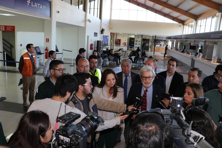 PLAN DE CONTINGENCIA PARA EL ECLIPSE EN AERÓDROMO LA SERENA CONSIDERA MEJORAMIENTO DE ACCESOS Y REFORZAMIENTO OPERACIONAL PLAN DE CONTINGENCIA PARA EL ECLIPSE EN AERÓDROMO LA SERENA CONSIDERA MEJORAMIENTO DE ACCESOS Y REFORZAMIENTO OPERACIONAL