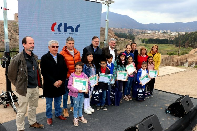 GOBIERNO RECIBE ESTUDIO DEL PARQUE INTERCOMUNAL QUEBRADA DE PEÑUELAS