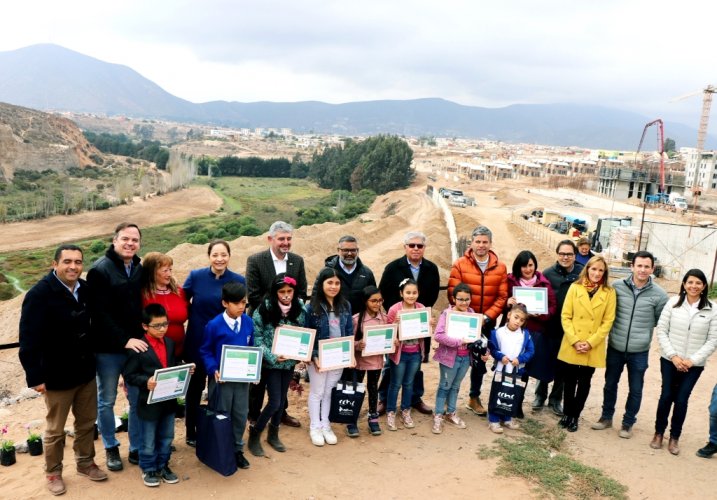 GOBIERNO RECIBE ESTUDIO DEL PARQUE INTERCOMUNAL QUEBRADA DE PEÑUELAS