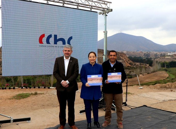 GOBIERNO RECIBE ESTUDIO DEL PARQUE INTERCOMUNAL QUEBRADA DE PEÑUELAS