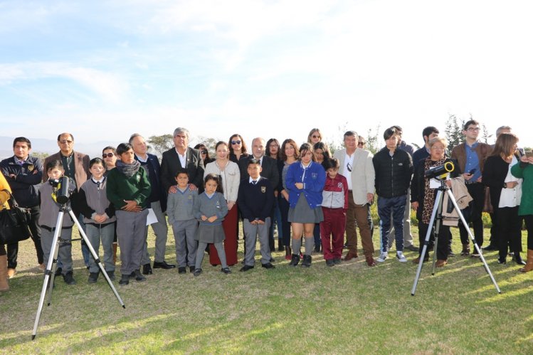GOBIERNO INICIA ENTREGA DE KITS ASTRONÓMICOS A 69 ESTABLECIMIENTOS EDUCACIONALES DE LA REGIÓN DE COQUIMBO GOBIERNO INICIA ENTREGA DE KITS ASTRONÓMICOS A 69 ESTABLECIMIENTOS EDUCACIONALES DE LA REGIÓN DE COQUIMBO
