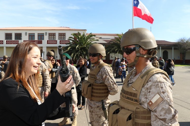 239 SOLDADOS PROTAGONIZARON LA TRADICIONAL ENTREGA DE ARMAS EN EL REGIMIENTO N°21 COQUIMBO 239 SOLDADOS PROTAGONIZARON LA TRADICIONAL ENTREGA DE ARMAS EN EL REGIMIENTO N°21 COQUIMBO
