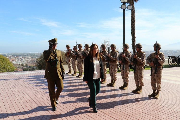 239 SOLDADOS PROTAGONIZARON LA TRADICIONAL ENTREGA DE ARMAS EN EL REGIMIENTO N°21 COQUIMBO 239 SOLDADOS PROTAGONIZARON LA TRADICIONAL ENTREGA DE ARMAS EN EL REGIMIENTO N°21 COQUIMBO