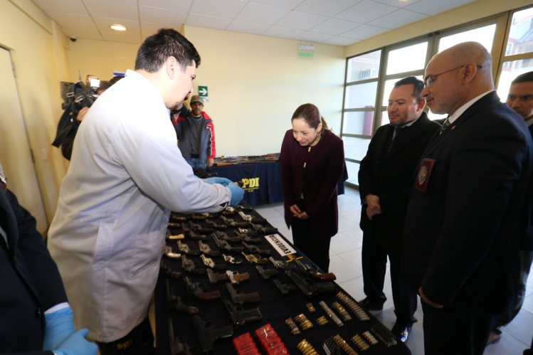 PDI RECUPERA 63 ARMAS DE PROPIETARIOS FALLECIDOS PARA EVITAR QUE INGRESEN AL MERCADO INFORMAL PDI RECUPERA 63 ARMAS DE PROPIETARIOS FALLECIDOS PARA EVITAR QUE INGRESEN AL MERCADO INFORMAL
