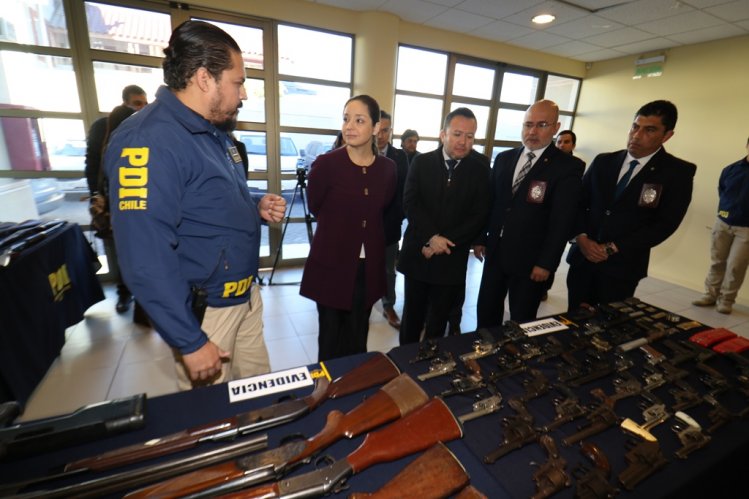 PDI RECUPERA 63 ARMAS DE PROPIETARIOS FALLECIDOS PARA EVITAR QUE INGRESEN AL MERCADO INFORMAL PDI RECUPERA 63 ARMAS DE PROPIETARIOS FALLECIDOS PARA EVITAR QUE INGRESEN AL MERCADO INFORMAL