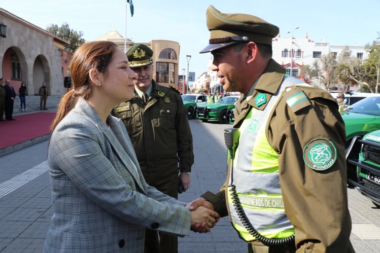 NUEVOS VEHÍCULOS PARA CARABINEROS REFORZARÁN LA SEGURIDAD EN DIVERSAS COMUNAS DE LA REGIÓN DE COQUIMBO NUEVOS VEHÍCULOS PARA CARABINEROS REFORZARÁN LA SEGURIDAD EN DIVERSAS COMUNAS DE LA REGIÓN DE COQUIMBO