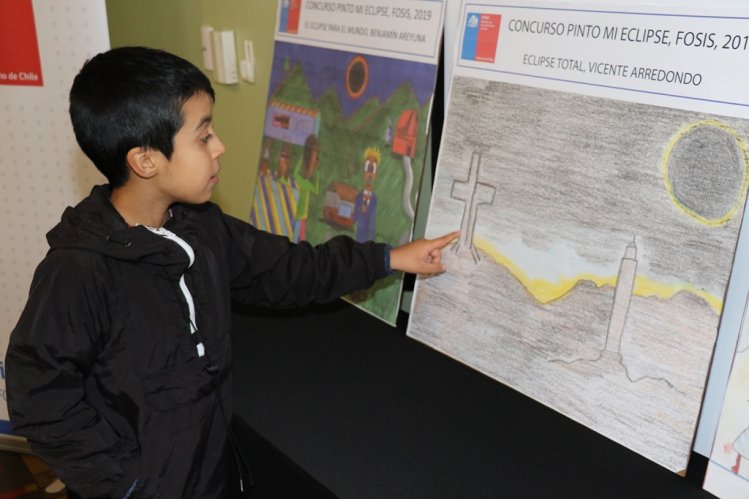 NIÑOS IMAGINARON EL ECLIPSE TOTAL DE SOL A TRAVÉS DEL DIBUJO Y LA PINTURA