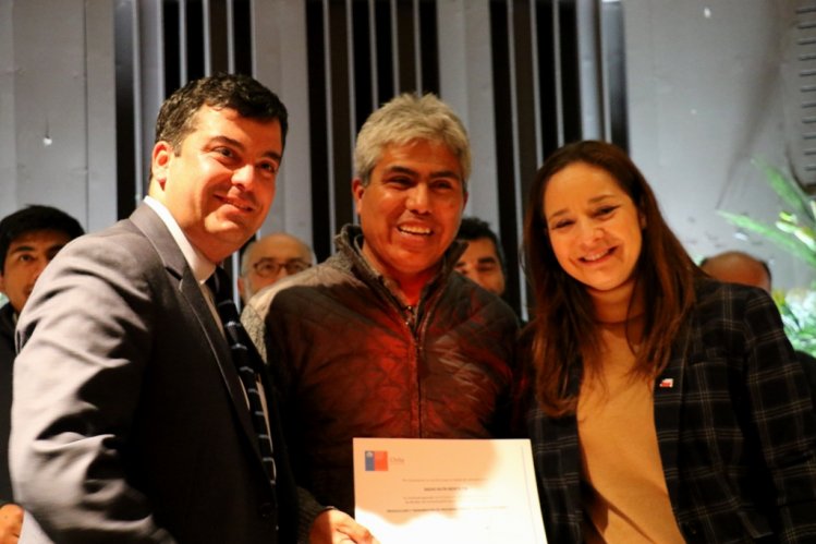 ORGANIZACIONES SOCIALES Y MEDIOS DE COMUNICACIÓN RECIBEN MÁS DE $210 MILLONES PARA POTENCIAR SU LABOR ORGANIZACIONES SOCIALES Y MEDIOS DE COMUNICACIÓN RECIBEN MÁS DE $210 MILLONES PARA POTENCIAR SU LABOR