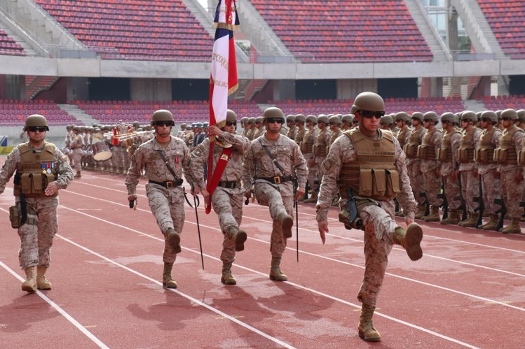 REGIMIENTO COQUIMBO TOMA JURAMENTO A LA BANDERA A 246 SOLDADOS EN EL ESTADIO LA PORTADA