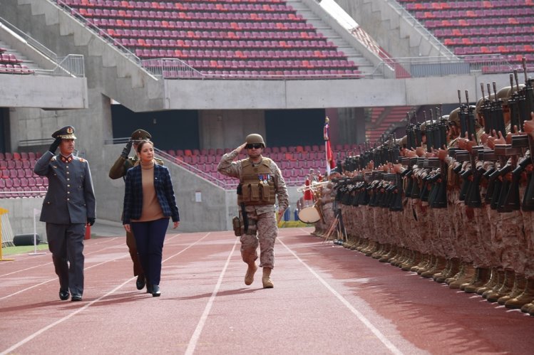 REGIMIENTO COQUIMBO TOMA JURAMENTO A LA BANDERA A 246 SOLDADOS EN EL ESTADIO LA PORTADA