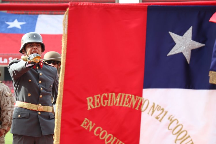 REGIMIENTO COQUIMBO TOMA JURAMENTO A LA BANDERA A 246 SOLDADOS EN EL ESTADIO LA PORTADA