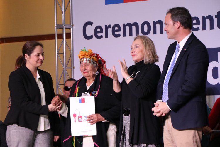 CECILIA MOREL ASISTE A ENTREGA DE 150 TÍTULOS DE DOMINIO PARA ADULTOS MAYORES EN COQUIMBO CECILIA MOREL ASISTE A ENTREGA DE 150 TÍTULOS DE DOMINIO PARA ADULTOS MAYORES EN COQUIMBO