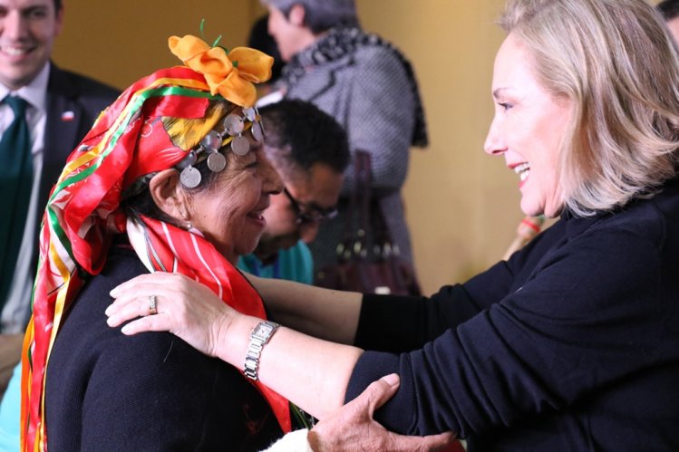 CECILIA MOREL ASISTE A ENTREGA DE 150 TÍTULOS DE DOMINIO PARA ADULTOS MAYORES EN COQUIMBO CECILIA MOREL ASISTE A ENTREGA DE 150 TÍTULOS DE DOMINIO PARA ADULTOS MAYORES EN COQUIMBO