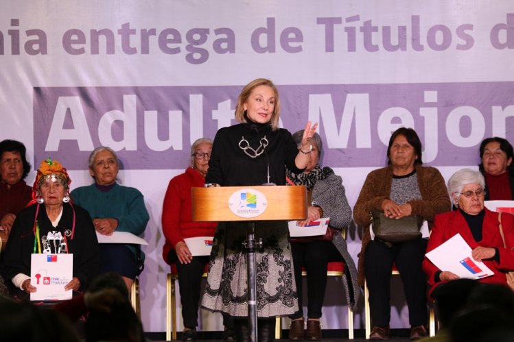 CECILIA MOREL ASISTE A ENTREGA DE 150 TÍTULOS DE DOMINIO PARA ADULTOS MAYORES EN COQUIMBO