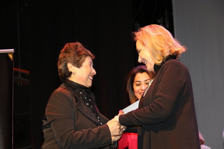 PRIMERA DAMA DISTINGUE A MUJERES DE FUNDACIÓN PRODEMU EN COQUIMBO PRIMERA DAMA DISTINGUE A MUJERES DE FUNDACIÓN PRODEMU EN COQUIMBO