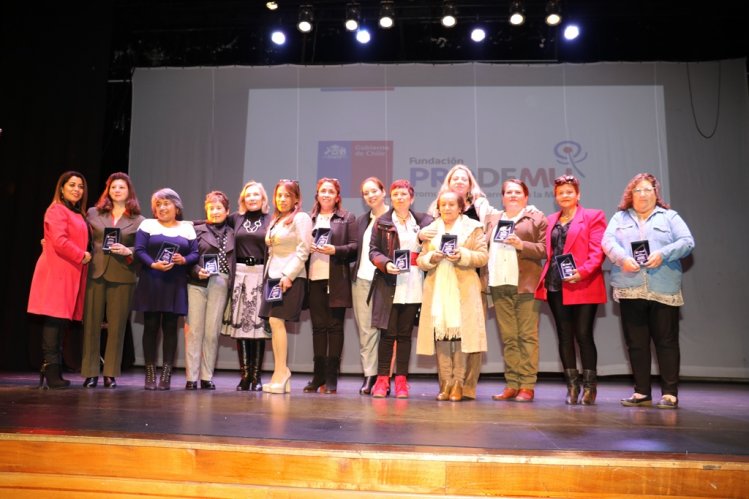 PRIMERA DAMA DISTINGUE A MUJERES DE FUNDACIÓN PRODEMU EN COQUIMBO PRIMERA DAMA DISTINGUE A MUJERES DE FUNDACIÓN PRODEMU EN COQUIMBO