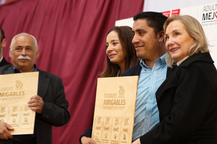 PRIMERA DAMA CECILIA MOREL: “ES URGENTE ADAPTAR ESPACIOS PARA QUE LA TERCERA EDAD TENGA UNA MEJOR CALIDAD DE VIDA” PRIMERA DAMA CECILIA MOREL: “ES URGENTE ADAPTAR ESPACIOS PARA QUE LA TERCERA EDAD TENGA UNA MEJOR CALIDAD DE VIDA”